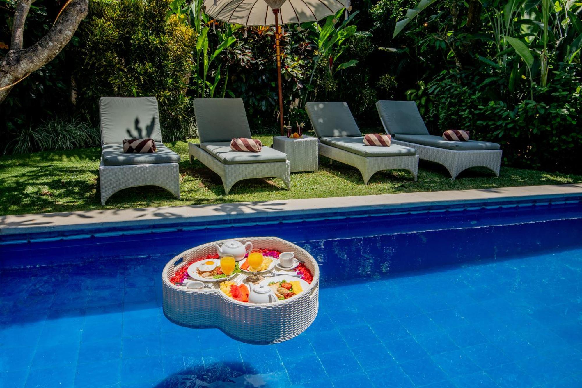 Villa Lodek Deluxe Seminyak  Luaran gambar