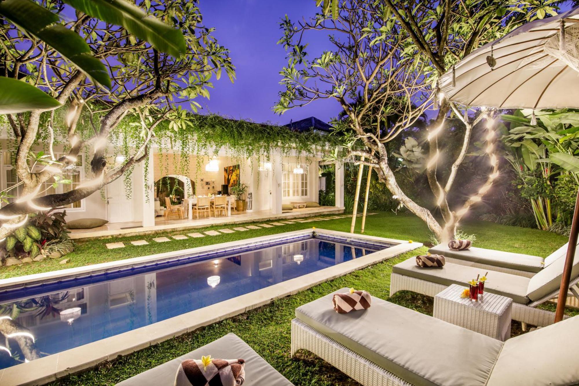 Villa Lodek Deluxe Seminyak  Luaran gambar