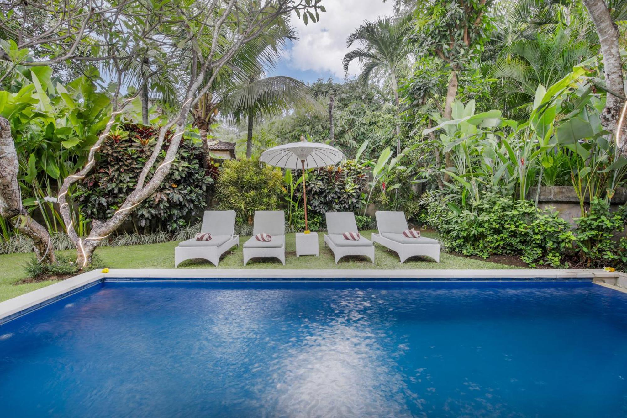 Villa Lodek Deluxe Seminyak  Luaran gambar
